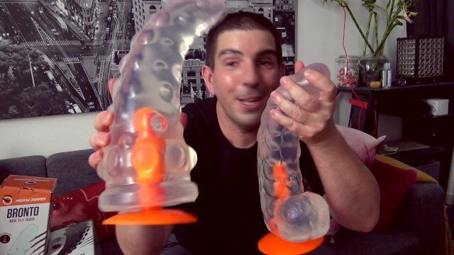 godes pour sodomie pegging mais souple DINOO PRIMAL DESIRES c'est belge!