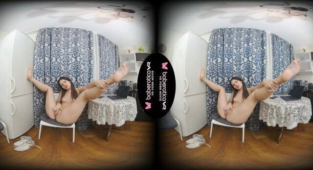 Solo teen Lizi Vogue rubbing bald pussy