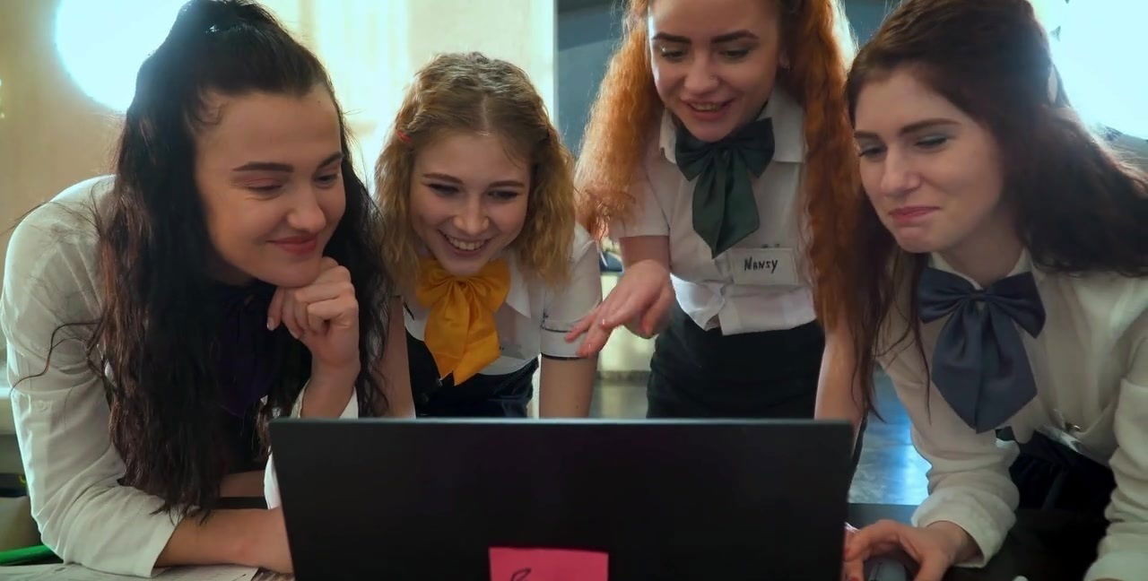 Group fucking table with gorgeous Pearl