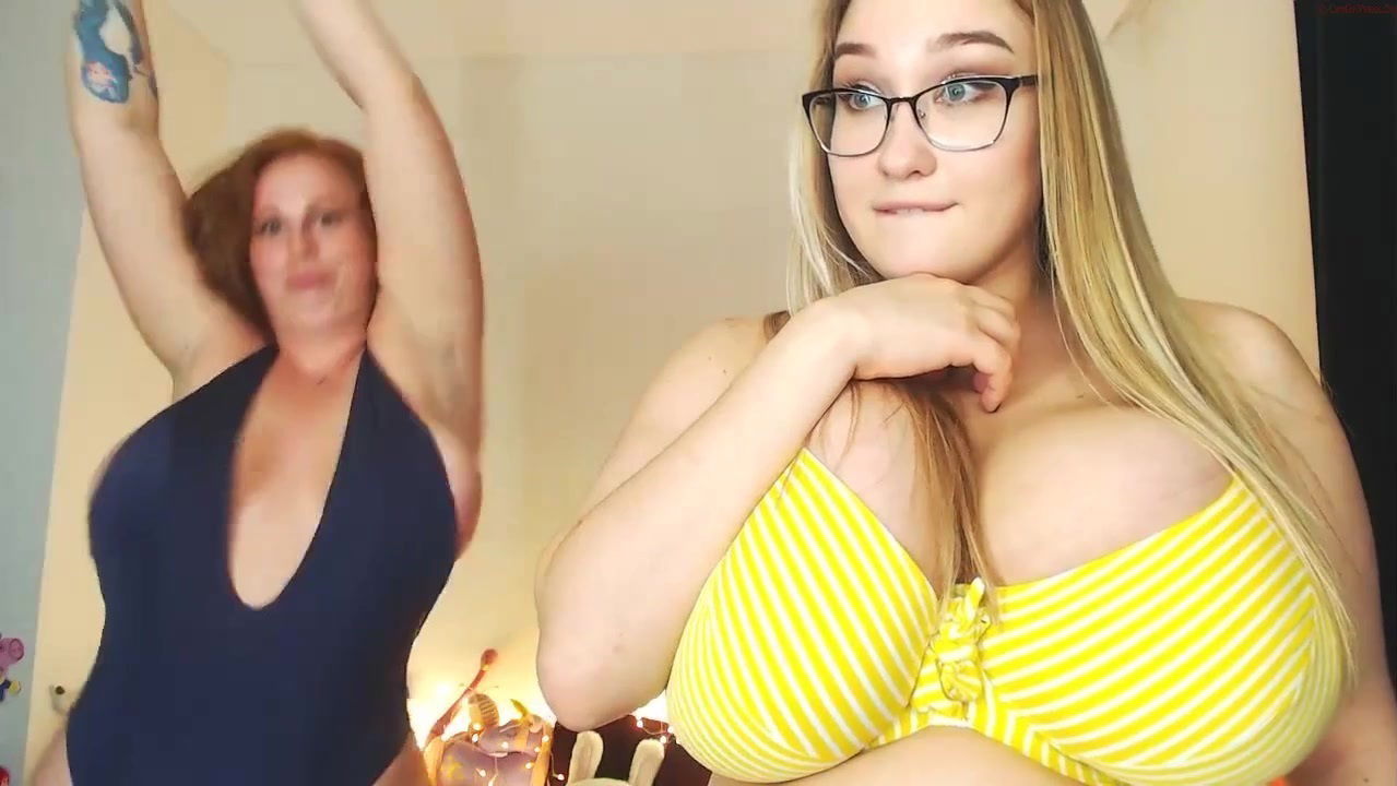 Cheryl Blossom Yola Flimes webcam: blonde redhead lesbians kissing