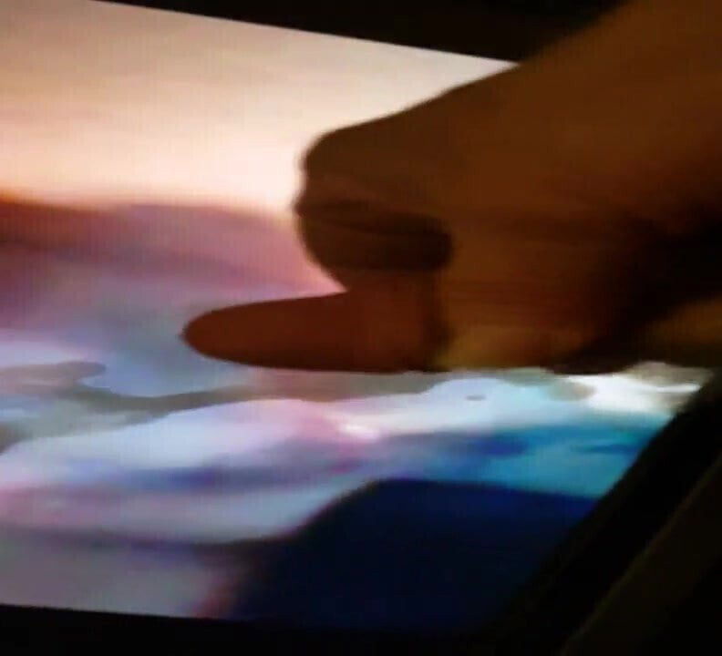 Jenking to a xhamster friend rubbing her pussy.