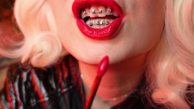 ASMR lipstick video close process