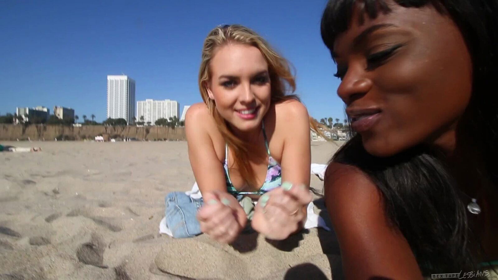 Video Cosima Knight Foxxx having interracial