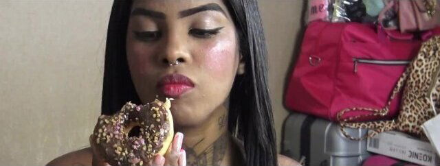Ebony Teen Donat Eating
