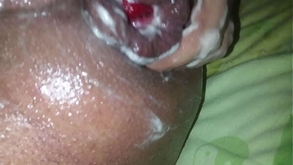 Gape gapes gapping roses tasty cream