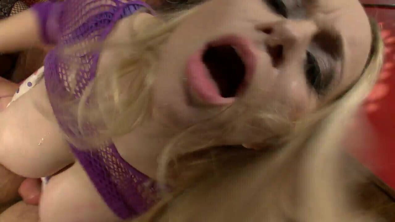 Salacious pornstars organize an inviting orgy at their apartment 