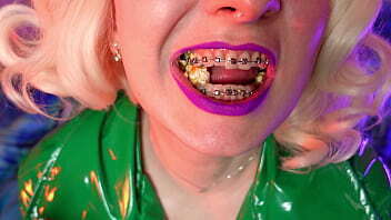 blonde eating food popcorn ASMR mukbang