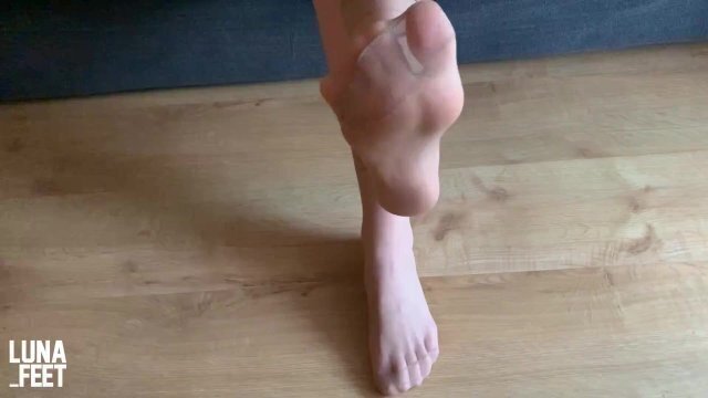 Playing with feet Sexy Nylon Socks amateur foot fetish
