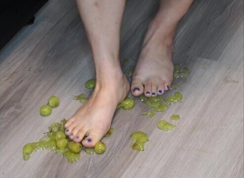 Smashing Green Grapes with Feet Toes!