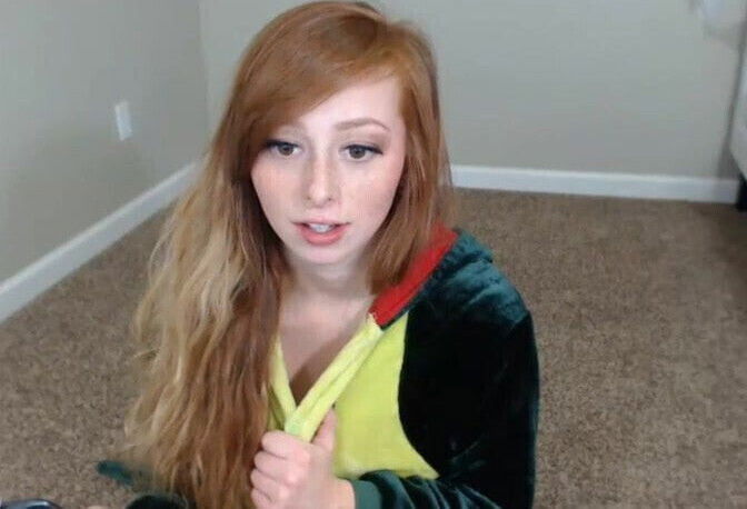 ginger lotion tits on cam