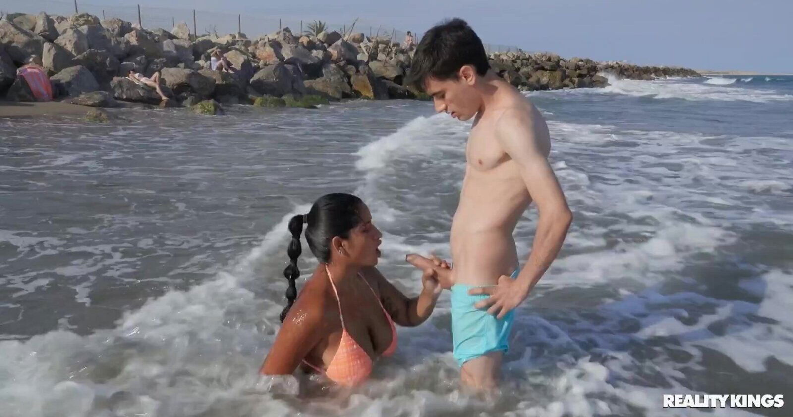 Shameless Amor jaw-dropping adult clip