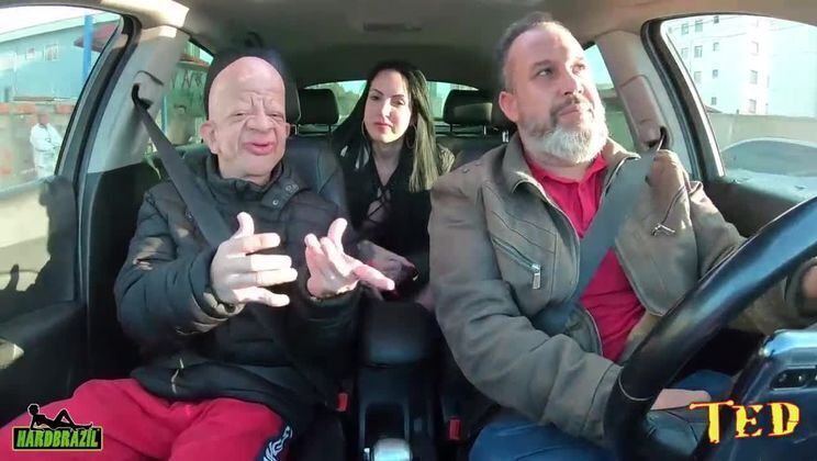 Bruno Different gets ride surprise with most desired porn star Elisa Sanches