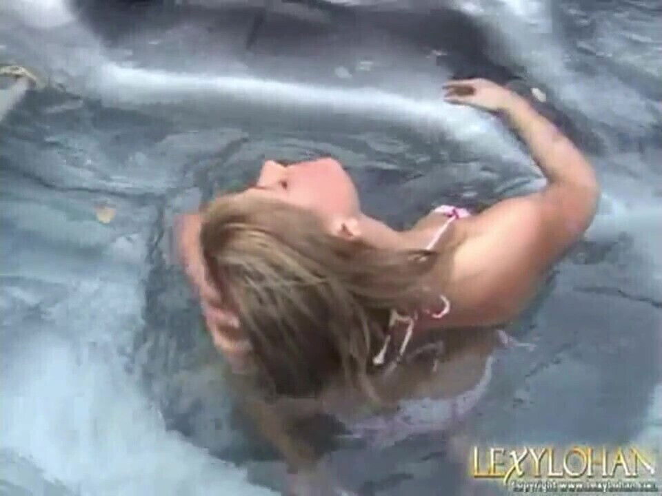 Lexy Lohan Jacuzzi showing her perfect body on jacuzzi.