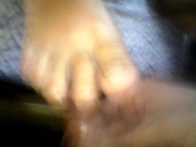 paja pies mujer dormida