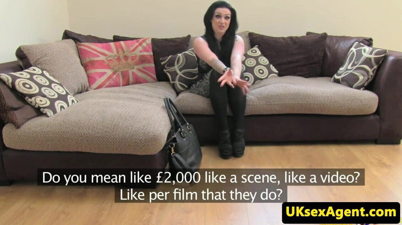 Real amateur sucking casting agents cock