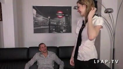 Toute jeune et jolie francaise sodomisee pour son casting