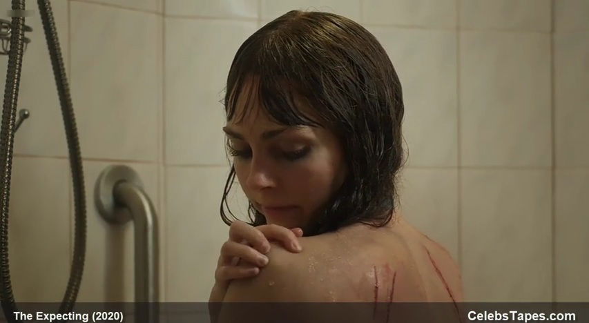 AnnaSophia Robb completely naked