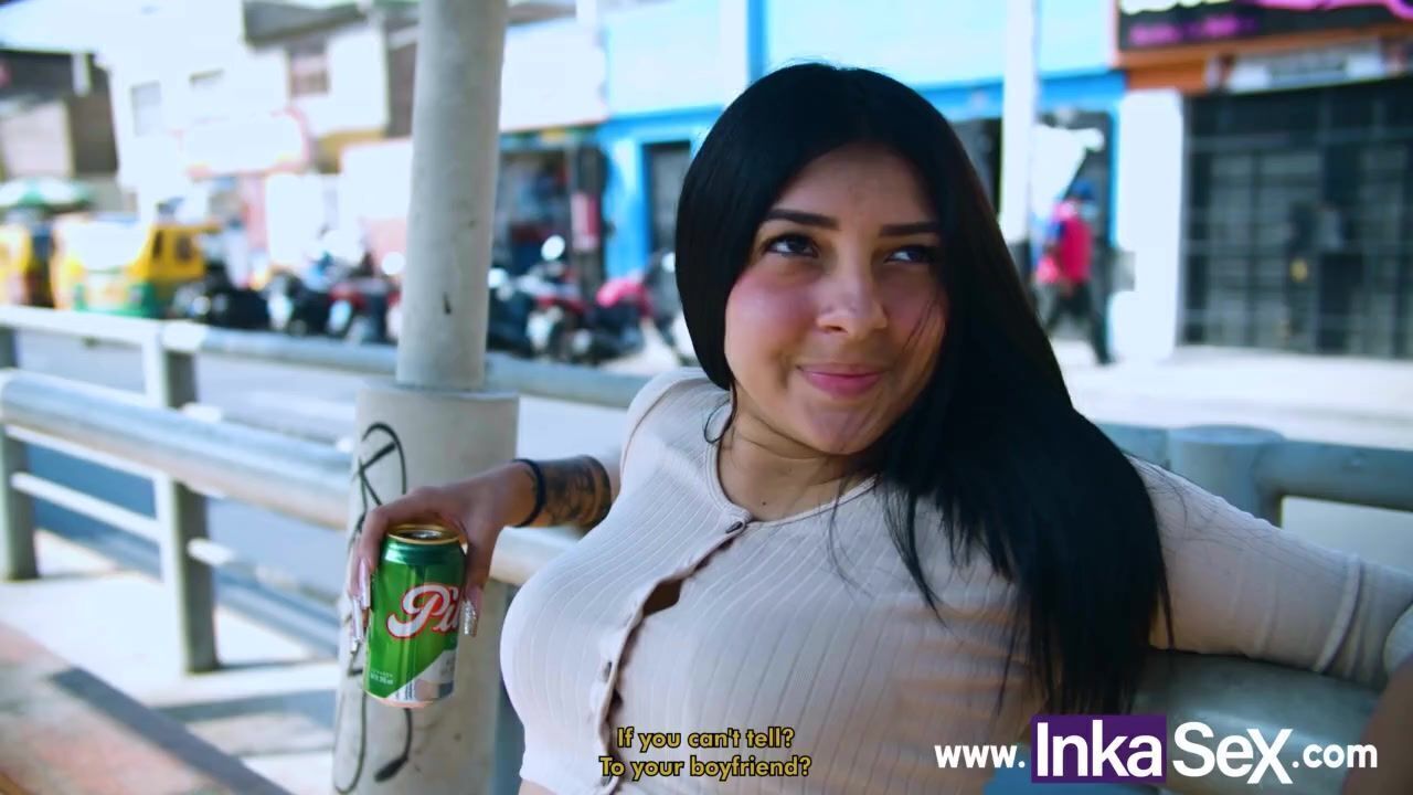 Chobola esta tomando paradero moreno lleva coger casa Straight with Latina girl next door