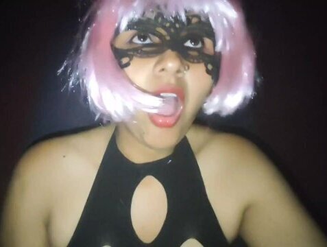 Lilith- mi vecino me graba mamandole la verga