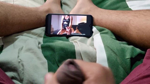 me masturba hasta sacar la leche