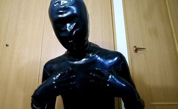 ラバースーツでASMRやってみた