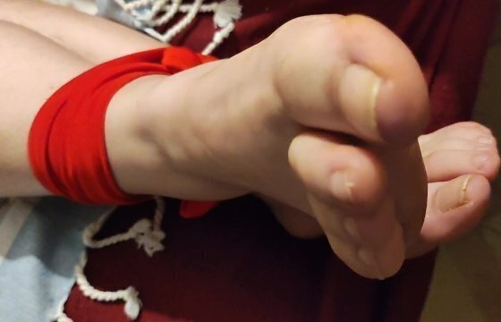 slut wife watches porn and gets horny💦💦