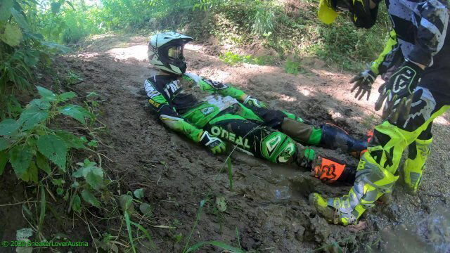 MX-Gear-Wet-Mud with at11hours Part (mud)