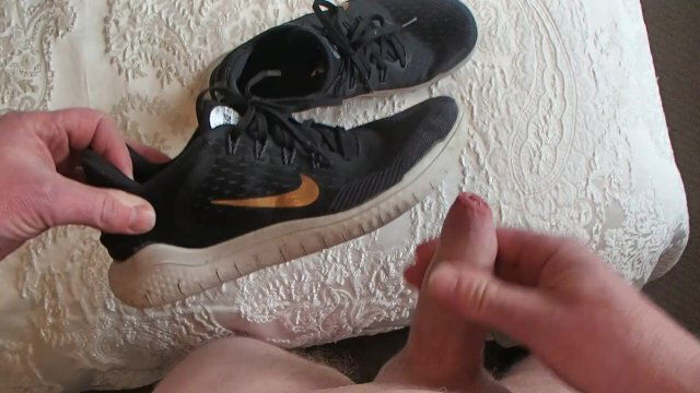 Teen girls nikes
