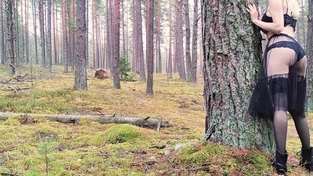 Succubus with long nail attack lick fuck she's pussy, halloween night