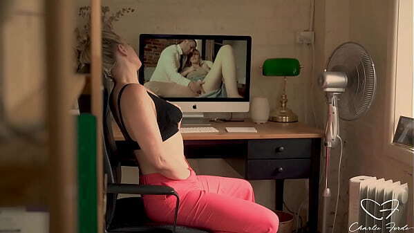 Charlie back pleasures herself porn office home