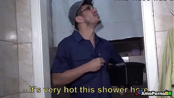 Mulher casada pedindo ajuda vizinho