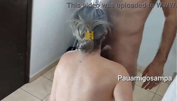 Esposa loira corno espanhola seios enormes buceta cuzinho rosa marido filmando