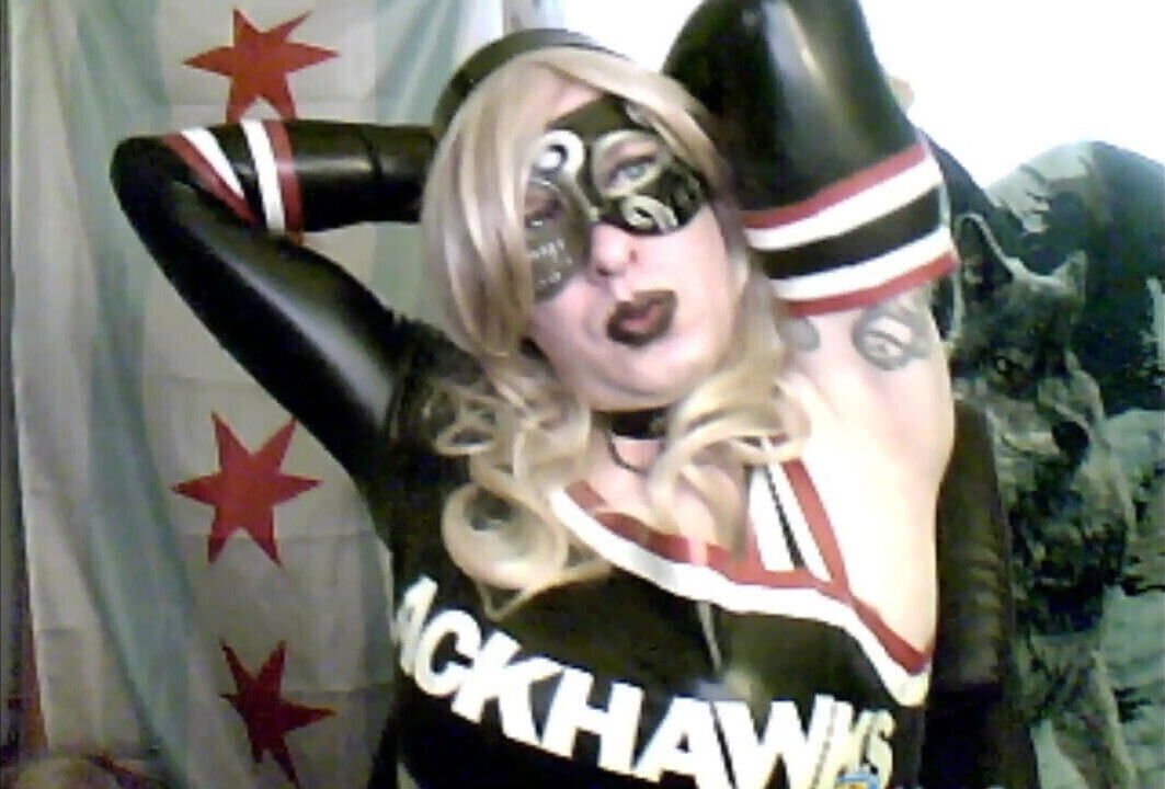 Latex Cheerleader Dancing Posing VikkiCD16