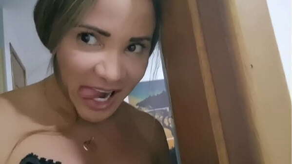 Amiga Gostosa minha m&atilde_e cozinha. Bianca Naldy