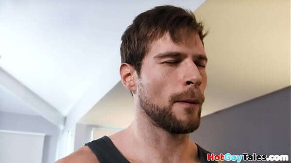 Deepthroating stud cums after breeding with ripped jock