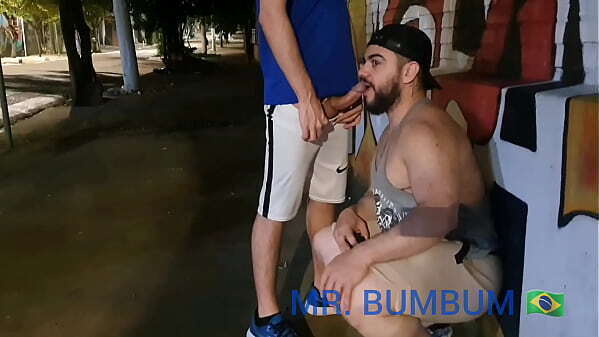 NOVINHO DEVOROU MRBUMBUMBRASIL RUA( COMPLETO RED)