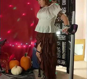 Halloween steampunk pussy dance
