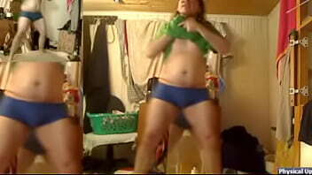 Learning dance cutely there'_s bug(2022-07-02, days dances since last orgasm)