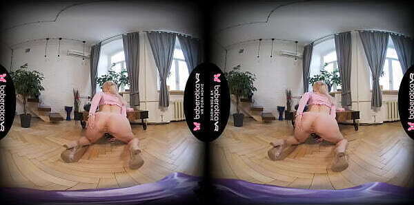 Solo slutty blonde Sweet Ammy plays with pussy