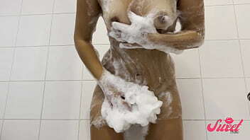 j'_aime bien me masturber une un gode dans le cul