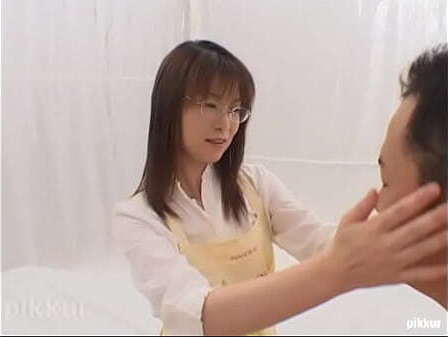 Stimulate nursery teacher'_s pussy with blowjob (01533)