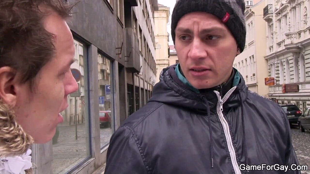 Gay dude seduces him into blowjob and sex