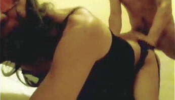 Amigo vigilante me folla en hotel para&iacute_so 2