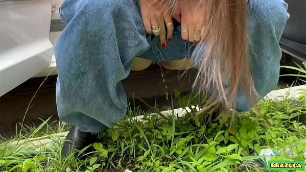 Peguei menina boca urna depois dela votar levei fuder, caminho parei fazer Monica Guimaraes