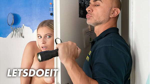 Perfect Slutty Traveler (Lilly Bella) Fucking Abroad With Dick Security (Christian Clay) HORNY HOSTEL