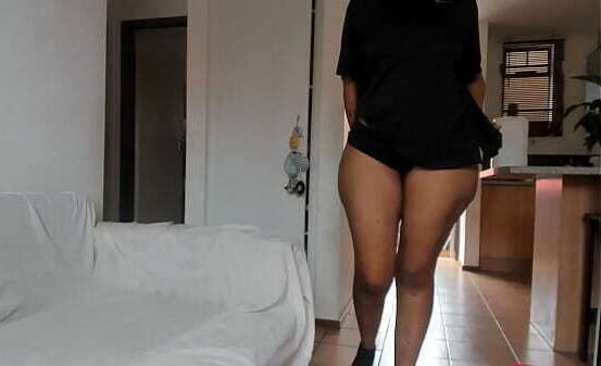 Ebony Natural booty shaking