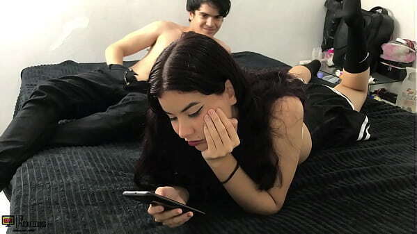 Follando dulce hermanastra cuarto falda sexy PARTE1