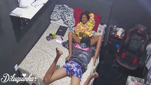 Chupando bucetinha minha prima inexperiente Venusonfire