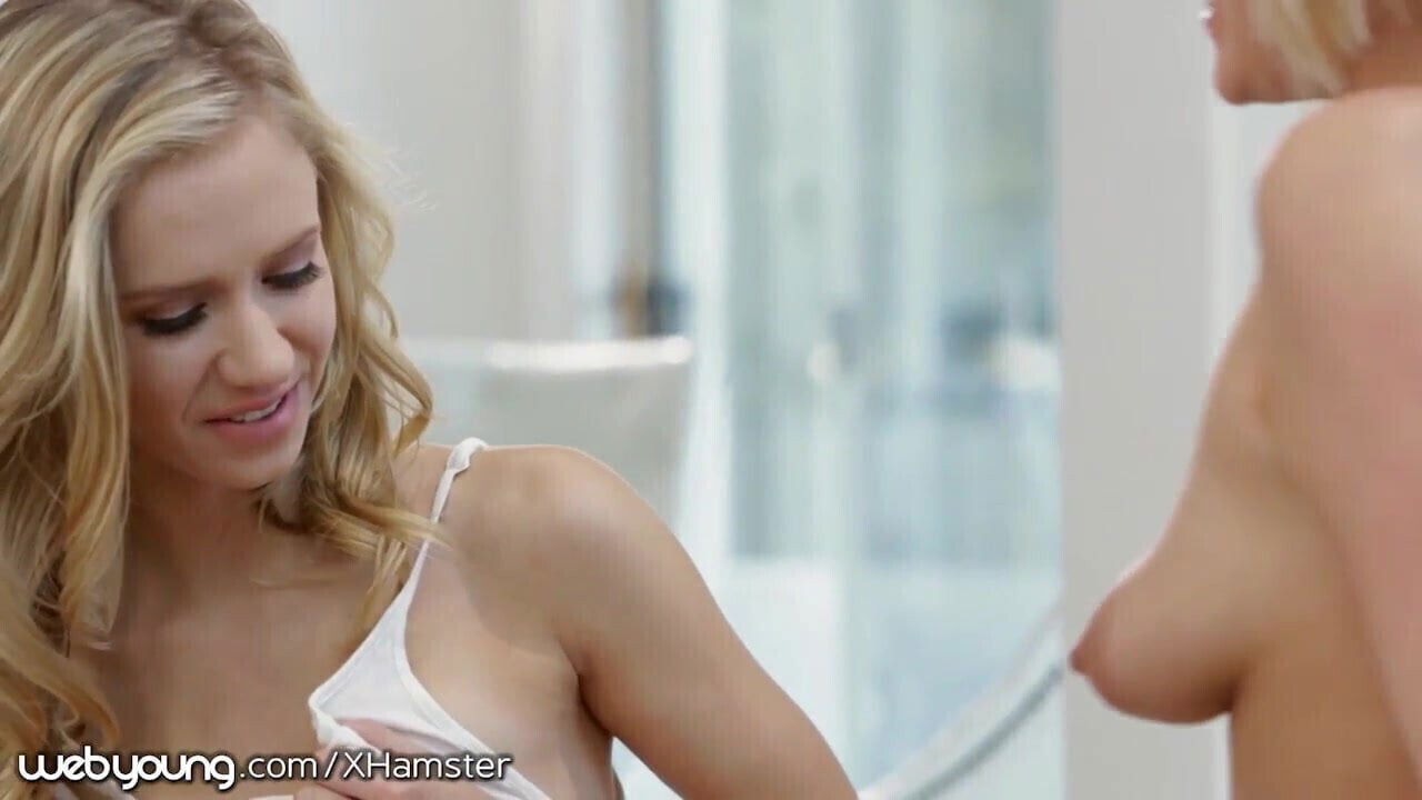 WebYoung Cute Teen Scissors Friend