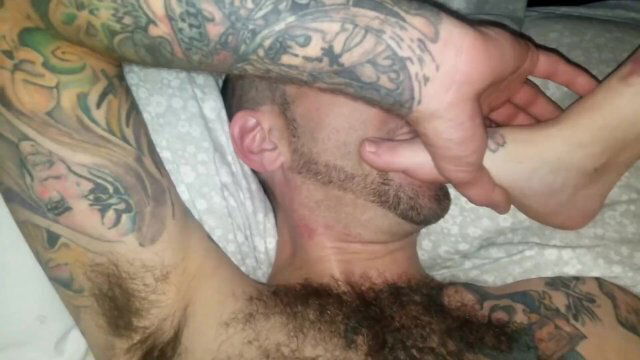 Eating pussy and sucking toes 